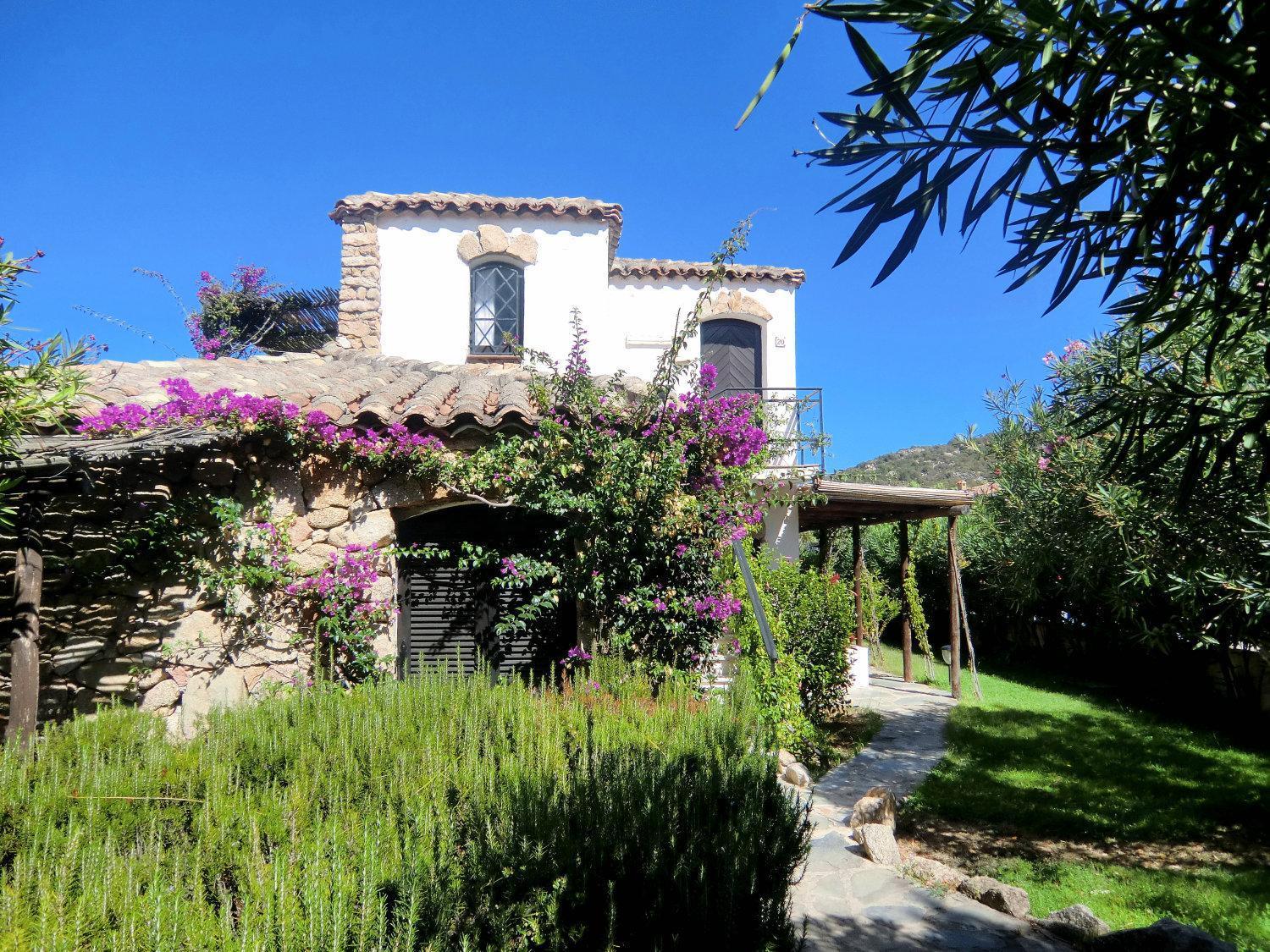 Hotel La Jacia &