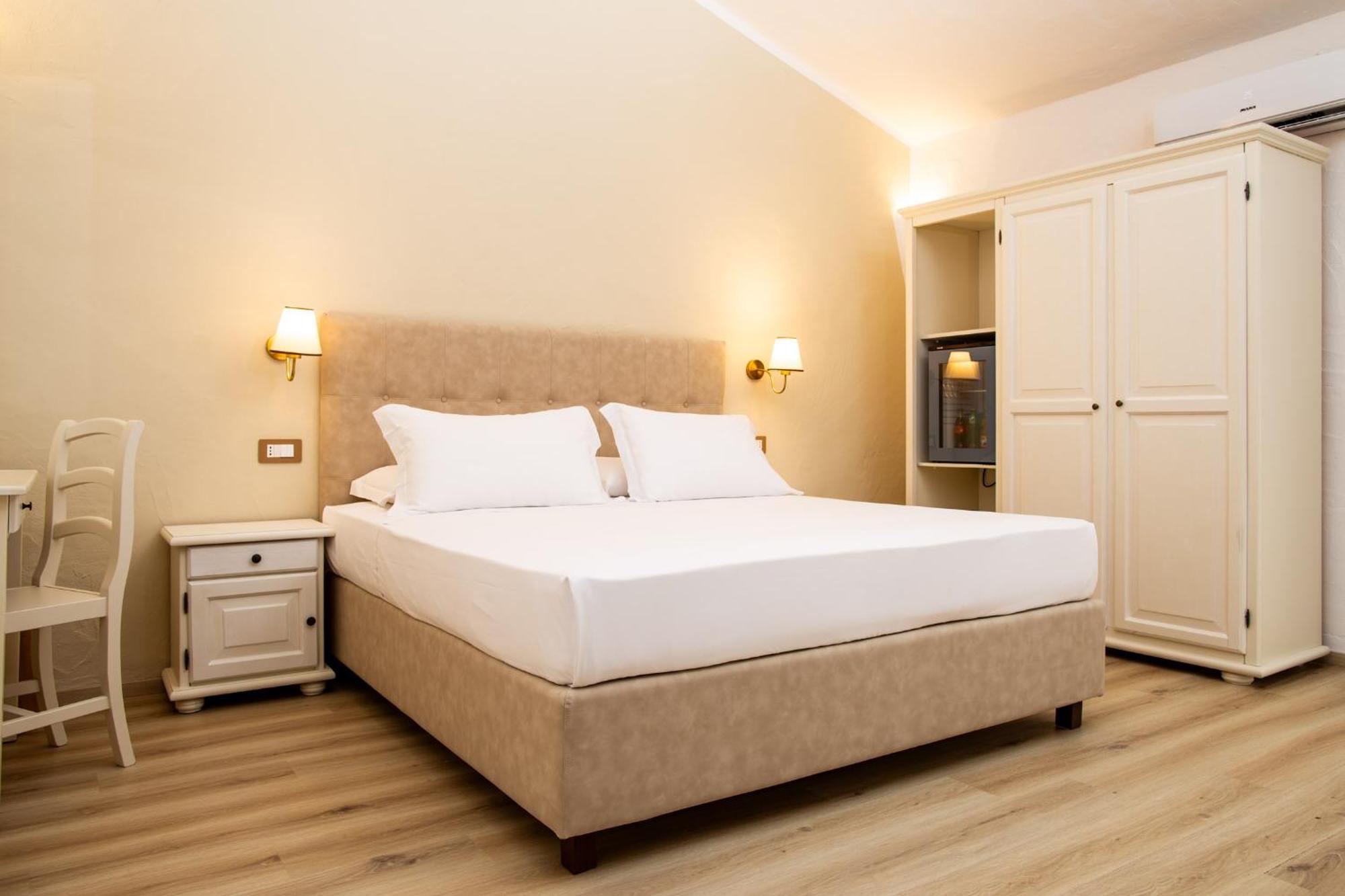 Hotel La Jacia & 3*